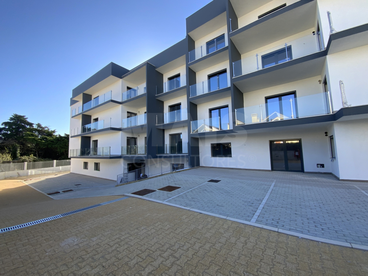 #Apartamento T2 com garagem, arrecadação e panéis solares. São Domingo De Rana, Carcavelos e Paredes, Cascais